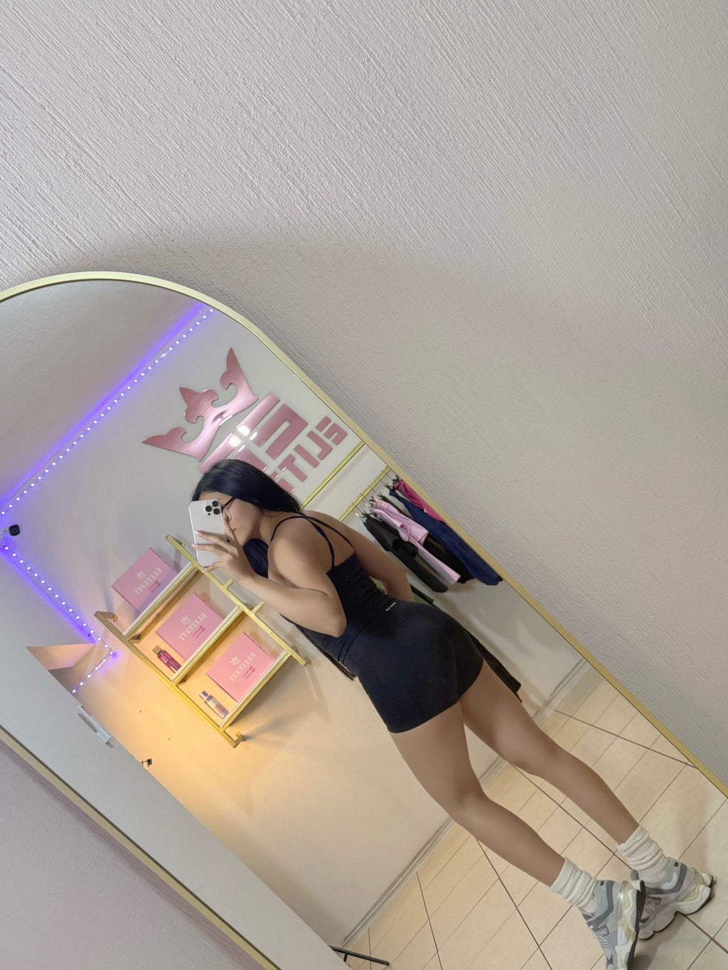 CONJUNTO MOLDEADOR CON TOP DE TIRANTES