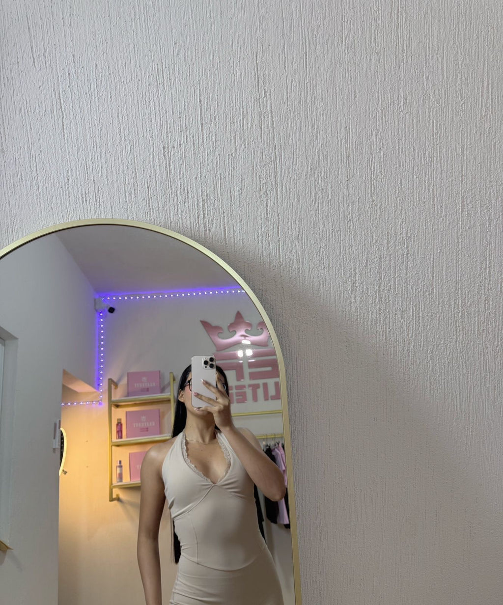 ENTERIZO CORTO DE ENCAJE PREMIUM