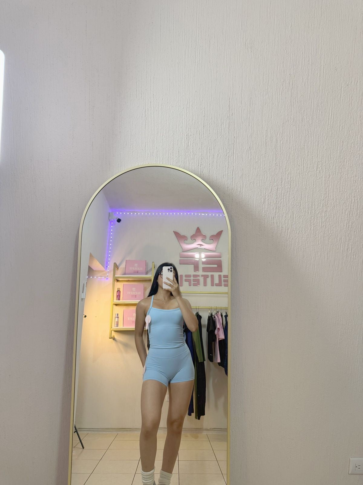 CONJUNTO MOLDEADOR CON TOP DE TIRANTES