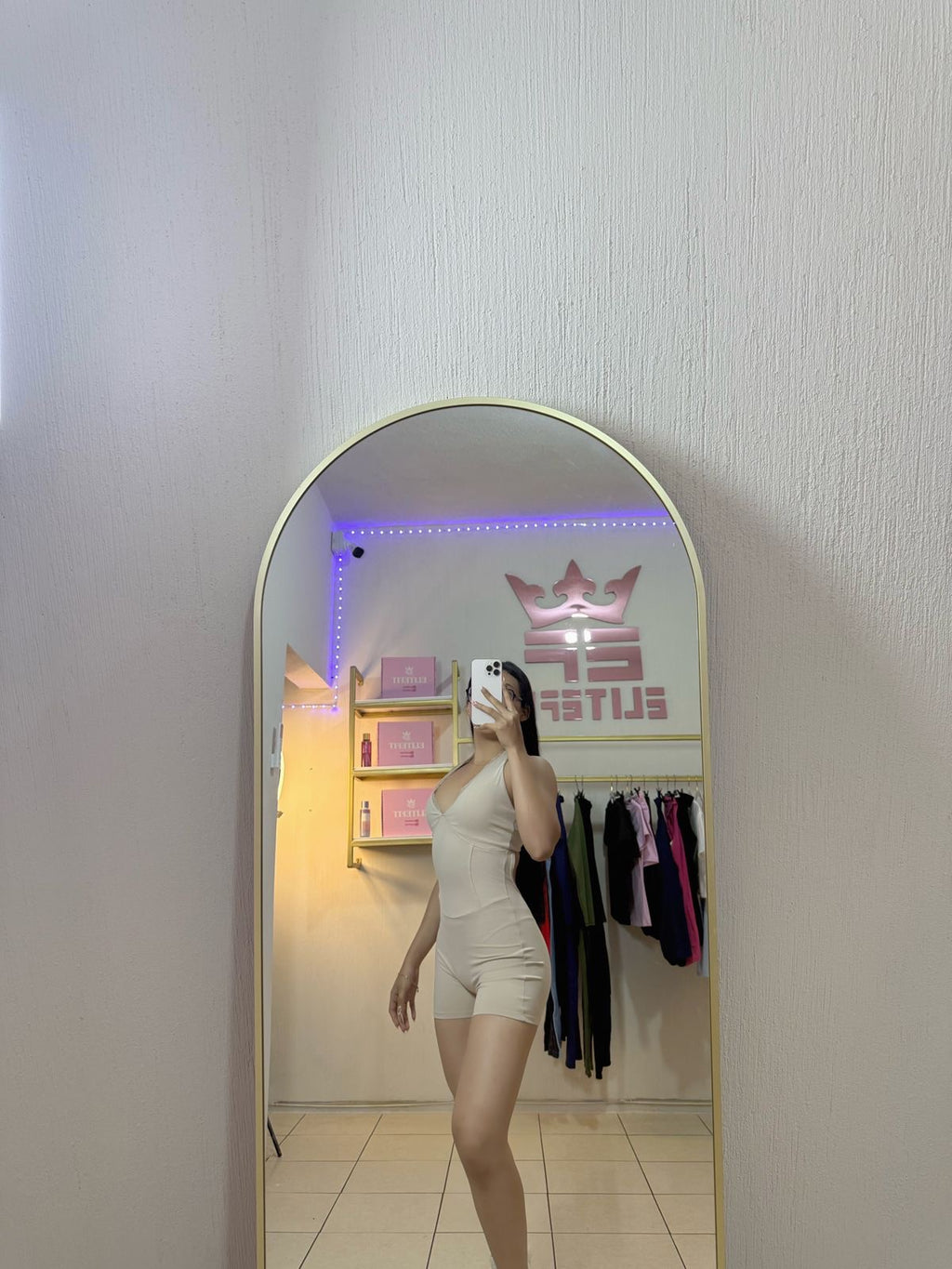 ENTERIZO CORTO DE ENCAJE PREMIUM