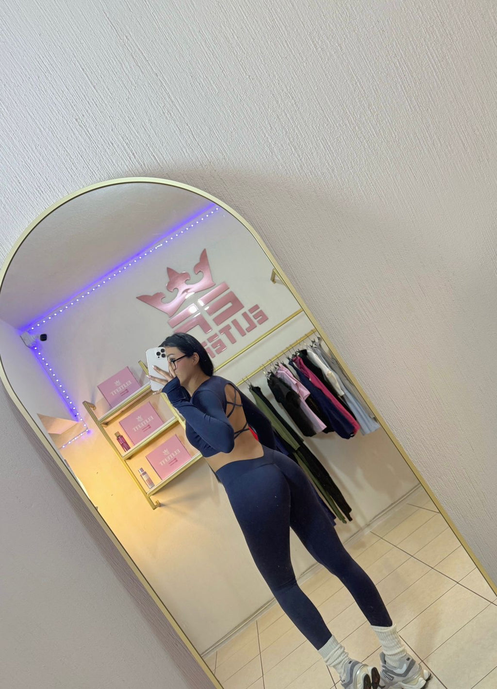 CONJUNTO PUSH UP CON TOP MANGA LARGA ESPALDA ABIERTA