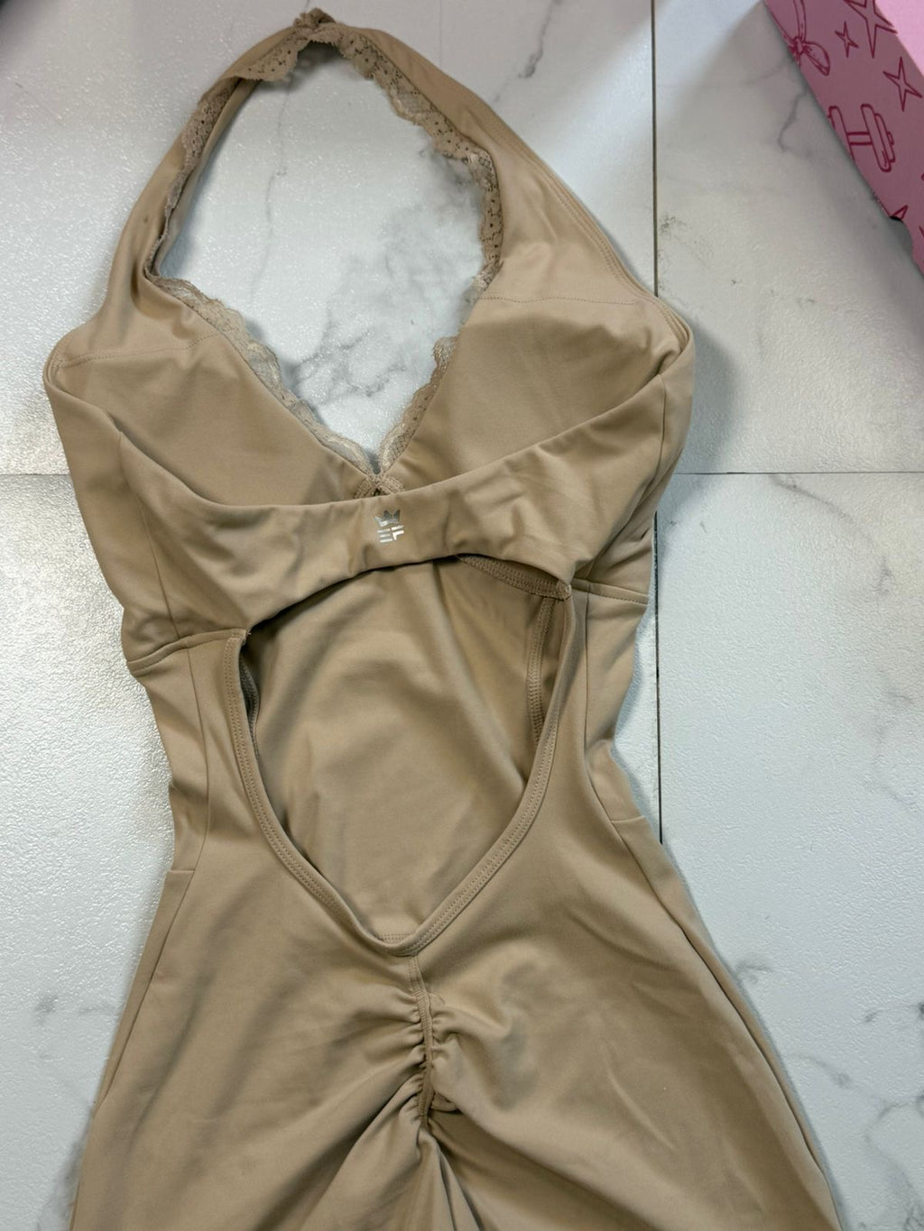 ENTERIZO CORTO DE ENCAJE PREMIUM