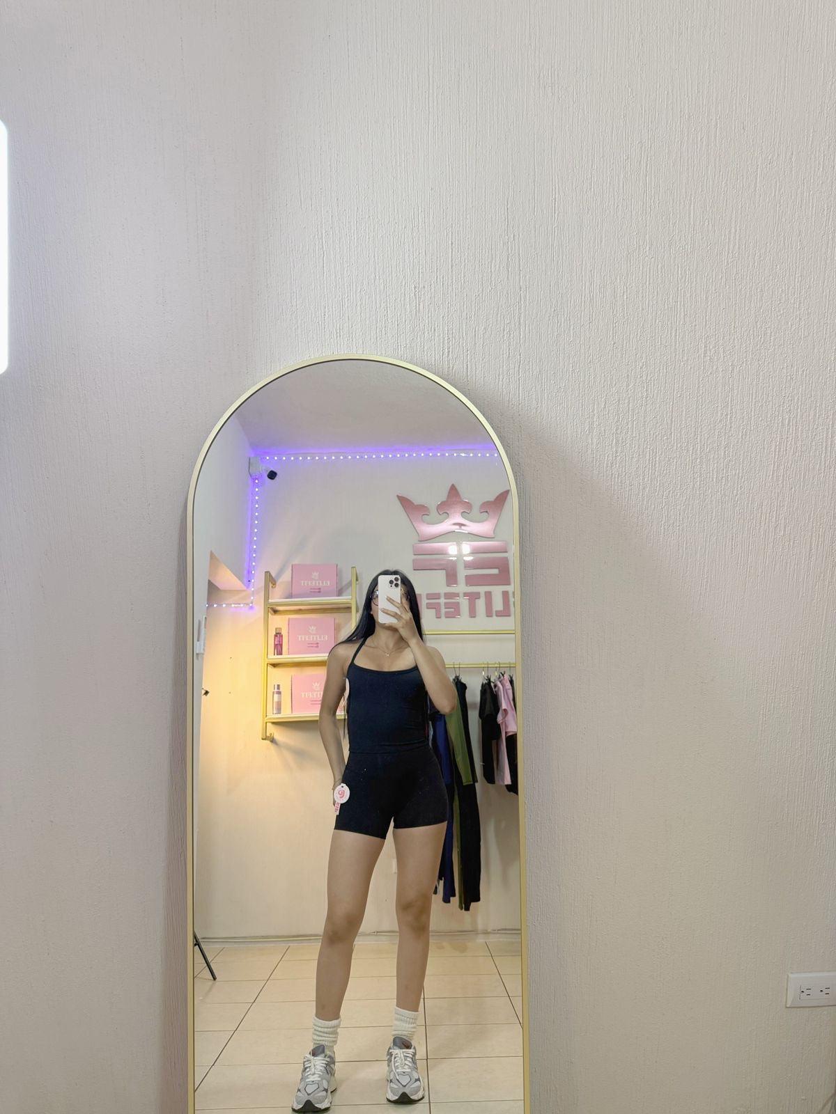 CONJUNTO MOLDEADOR CON TOP DE TIRANTES