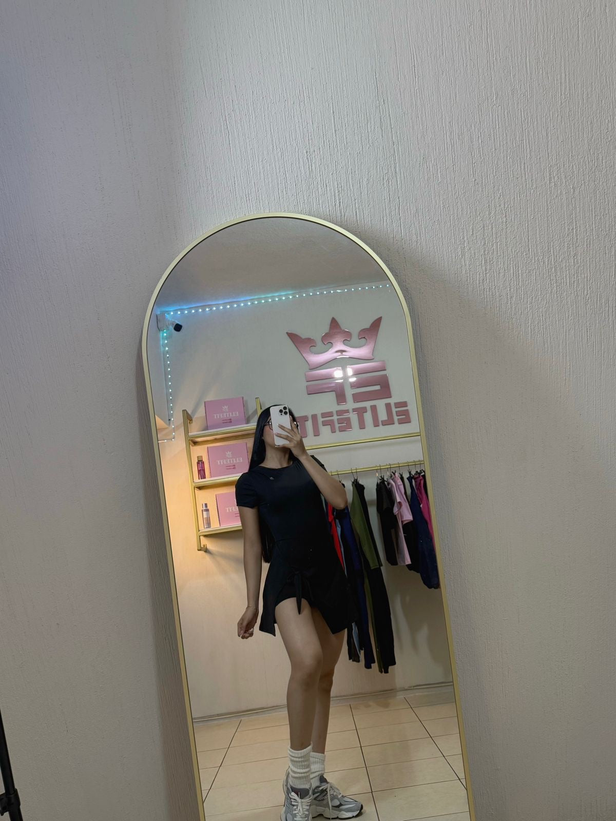 VESTIDO DE MOÑITO CON MANGA