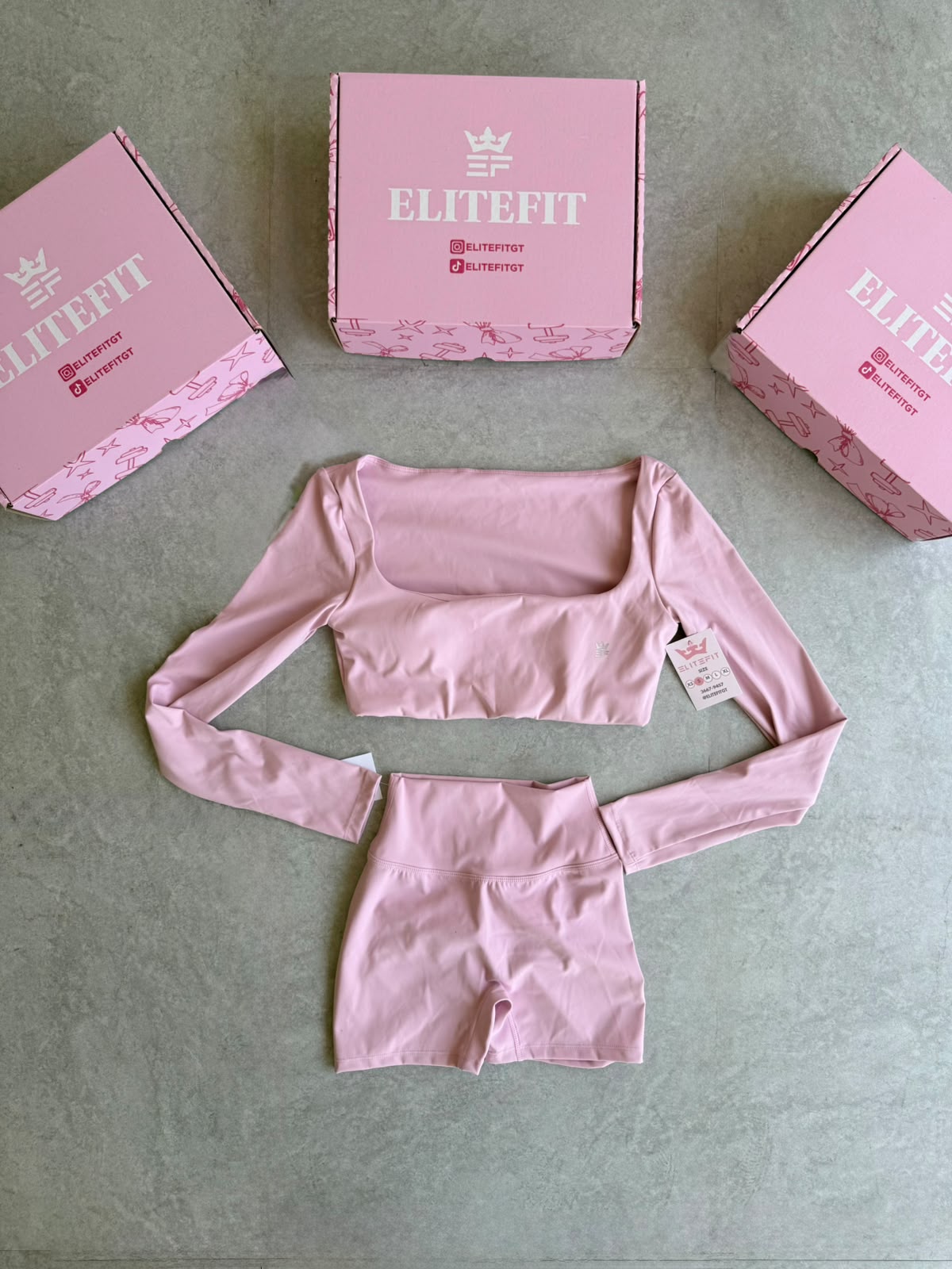 CONJUNTO SHORT PUSH UP Y TOP MANGA LARGA